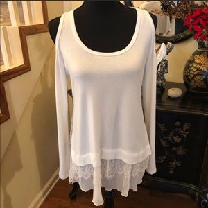 Karen Kane size M cold shoulder top new so pretty